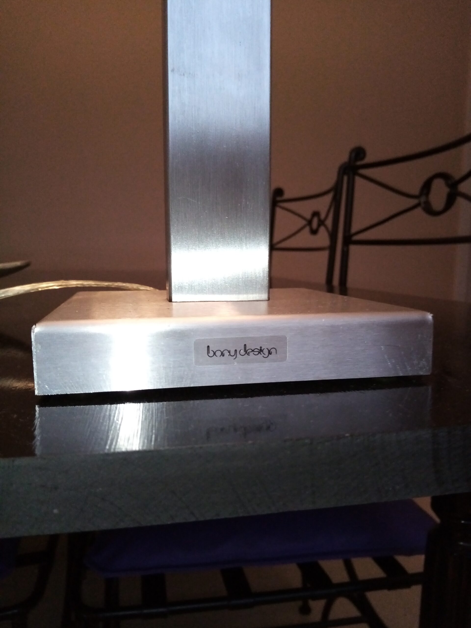 Lampe de salon à poser Bony Design