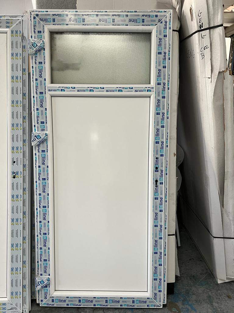 Porte de service Tel : 09 70 18 07 07