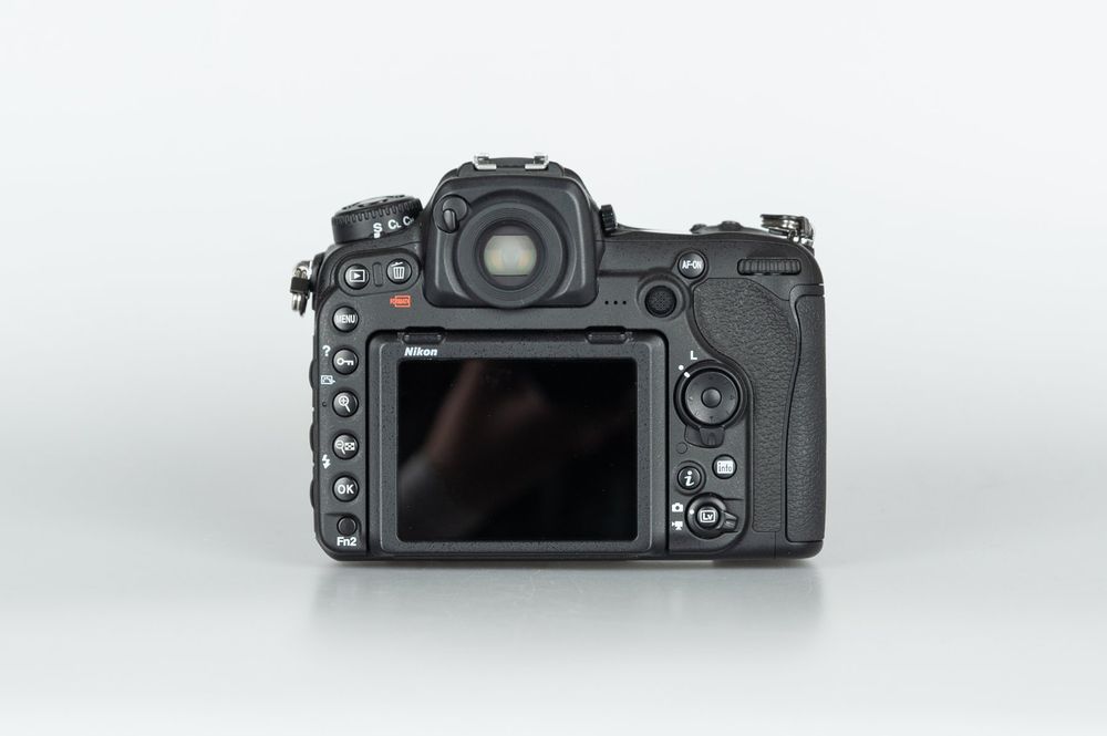 Nikon D500 + AF-S 16-85mm 3.5-5.6 G ED VR DX