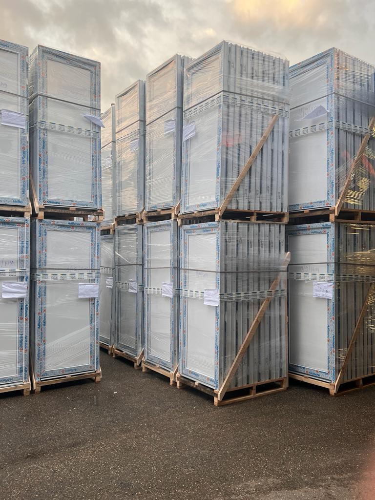 Déstockages des portes de services  à Lespinasse