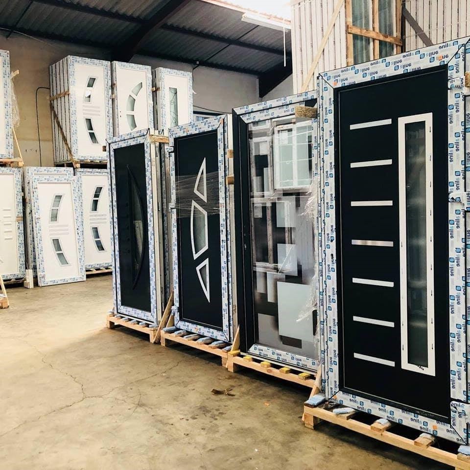 Porte d'Entrée en Déstockage : Sélection de Styles uniques à Petit Prix !