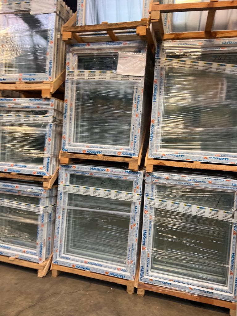 Fenêtre PVC en stock à prix réduits – Vite, avant épuisement !