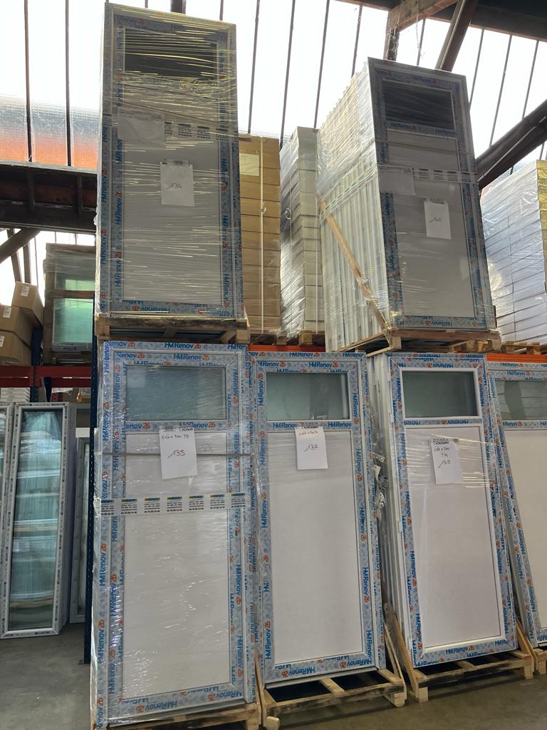 À vendre : Porte de service PVC haute qualité