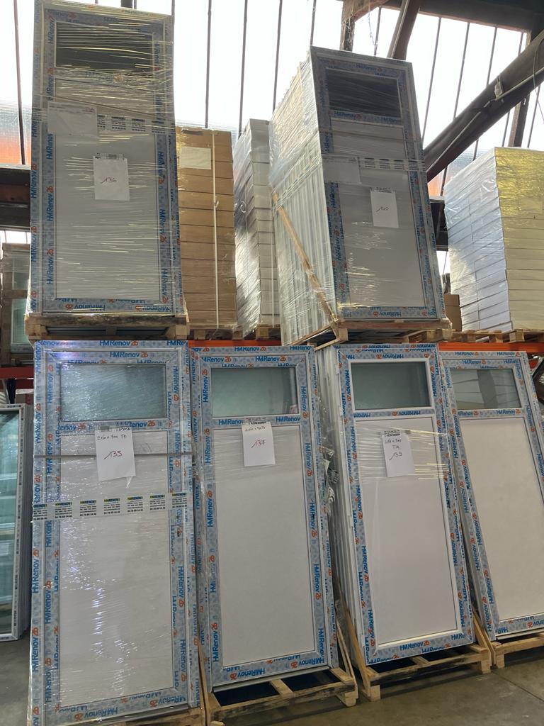 Porte de service PVC à vendre, état neuf