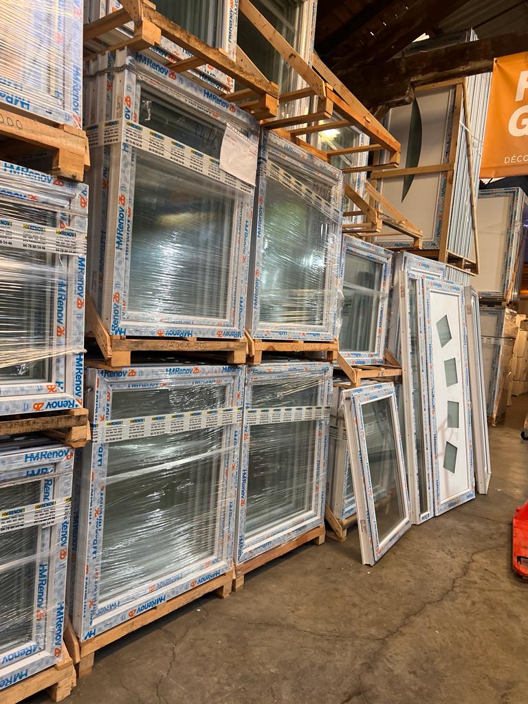 Fenêtres en stock disponible sur Le Puy-en-Velay
