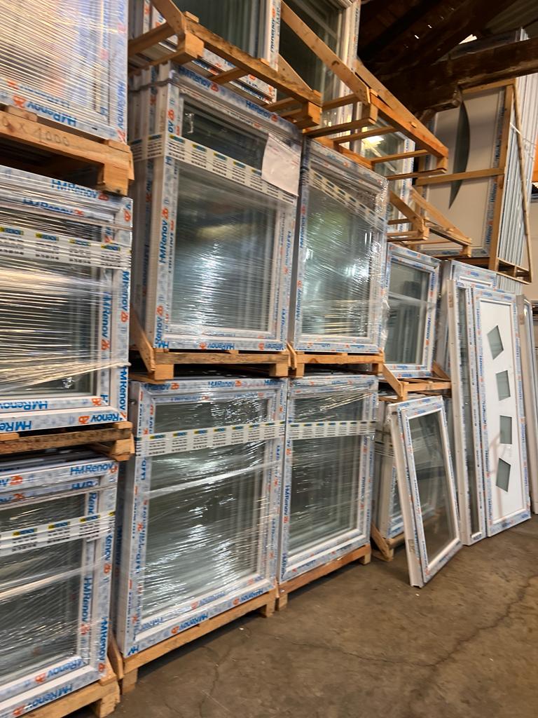 Arrivage de fenêtres  à Aurillac (