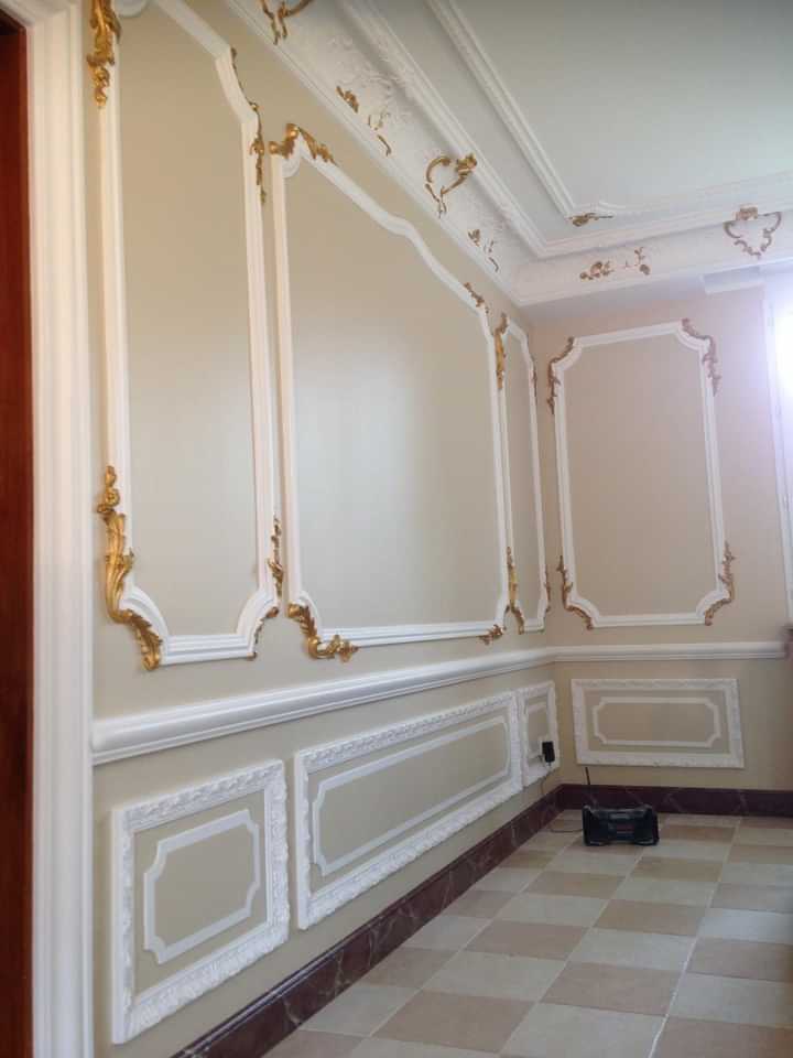 Décorateur et sculpteur en plâtre traditionnel