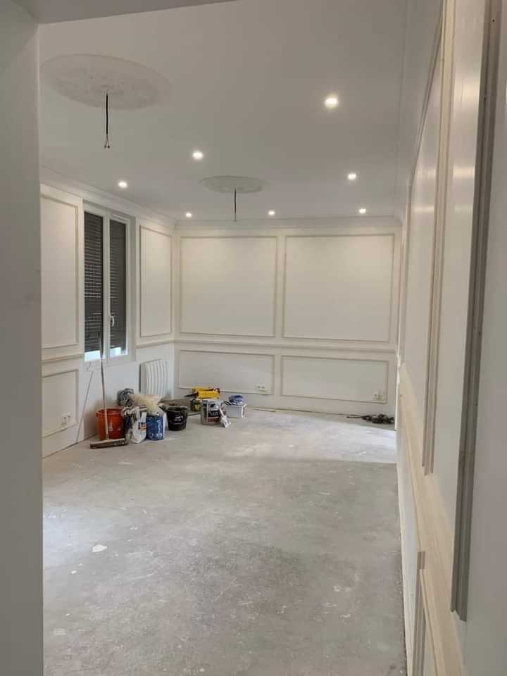 Décorateur et sculpteur en plâtre traditionnel