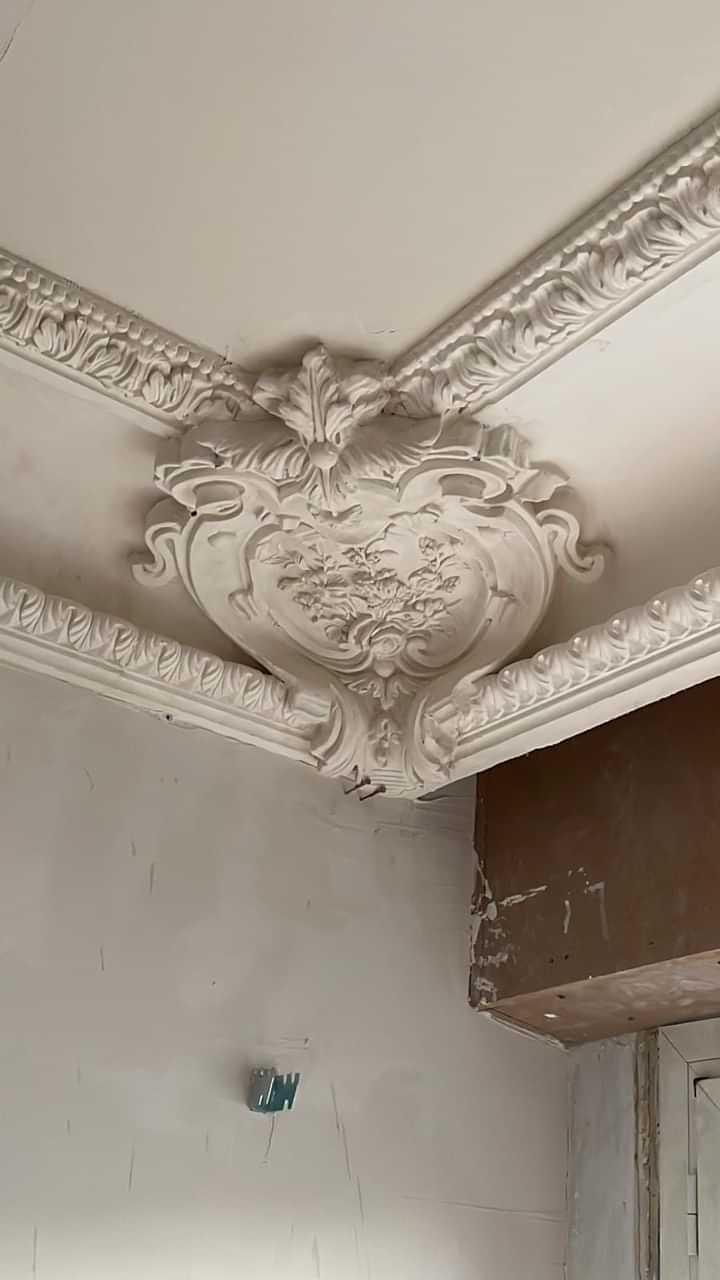 Décorateur et sculpteur en plâtre traditionnel