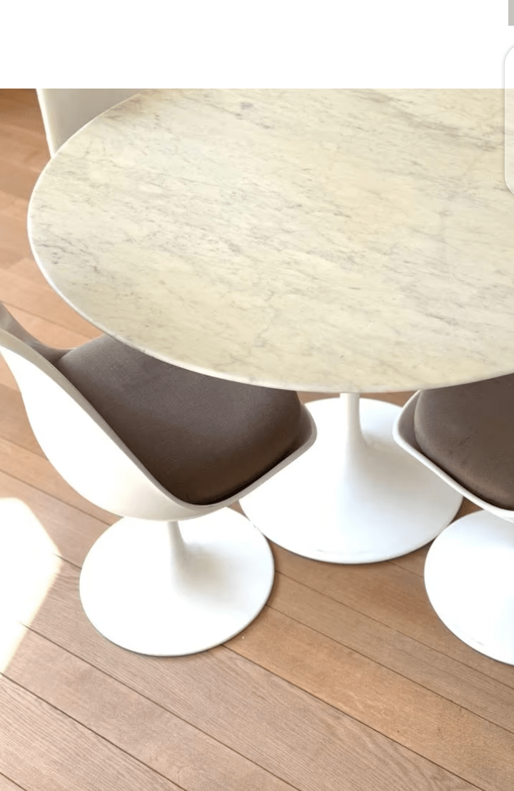 Table knoll sarinen+ chaises