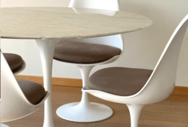 Table knoll sarinen+ chaises
