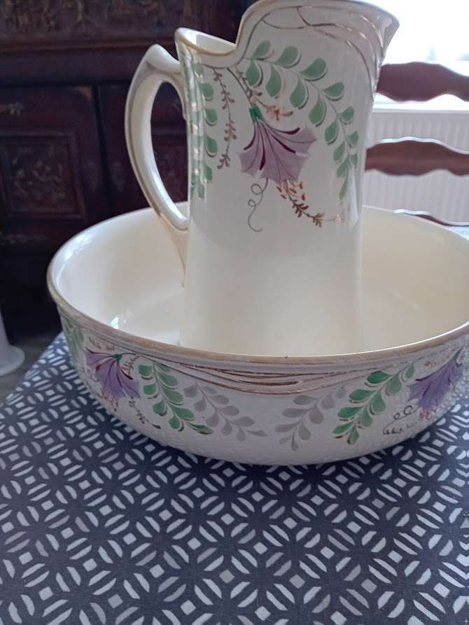 broc et cuvette en ceramique