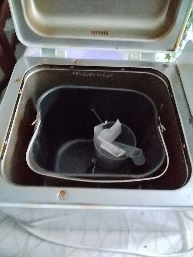 MACHINE A PAINS POUR TOUS FARINES