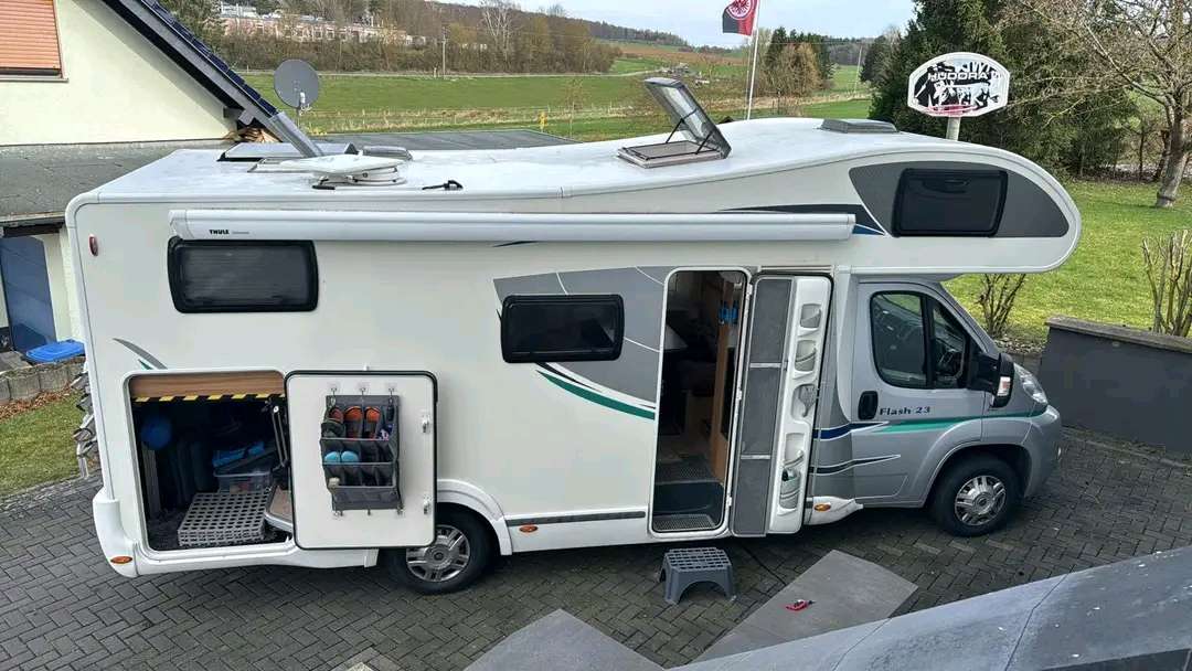 CAMPING-CAR CHAUSSON PROFILÉ