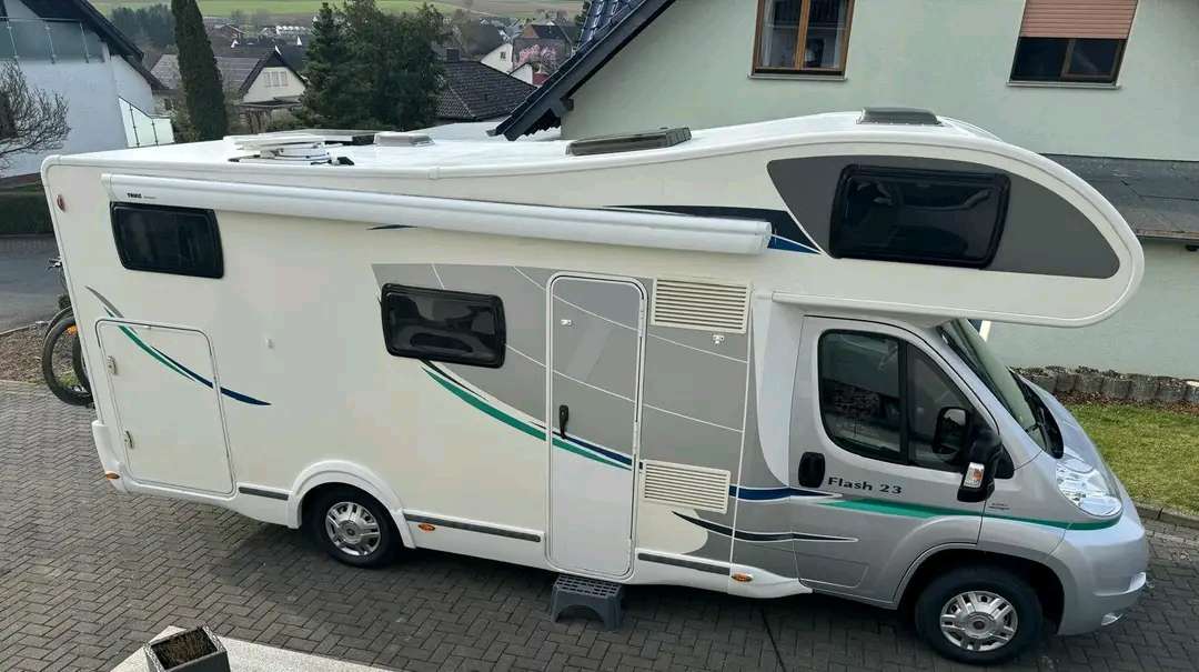 CAMPING-CAR CHAUSSON PROFILÉ