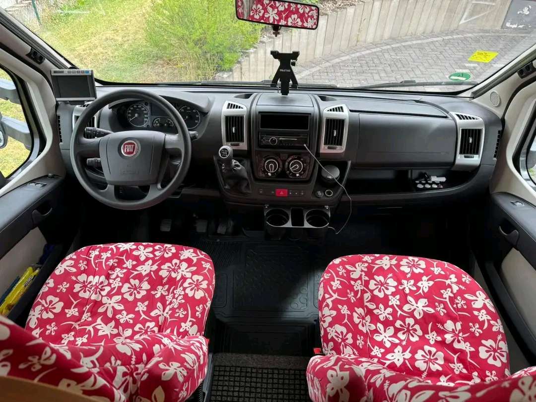 CAMPING-CAR CHAUSSON PROFILÉ