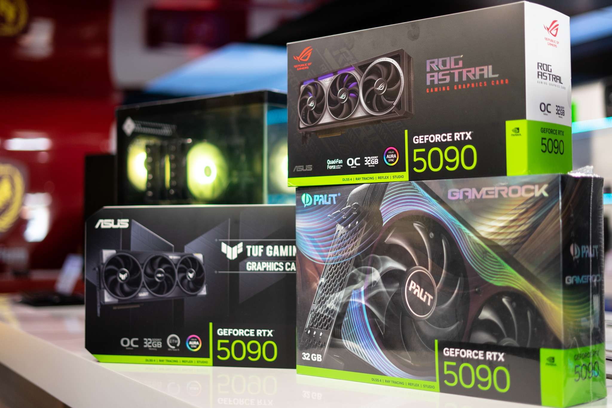 GeForce  RTX 5090 , RTX 5080, RTX 5070 Ti , RTX 5070 , RTX 4090 , RTX 4080 Super,  RTX 4080 , RTX 4070 Ti Super,  RTX 4070 Ti , RTX 4070 Super,  RTX 4070