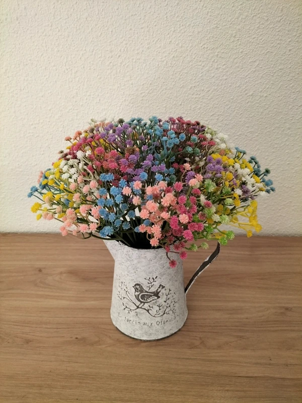 vend pot métal avec fleurs artificielles neuf  au choix 10€ l'unité