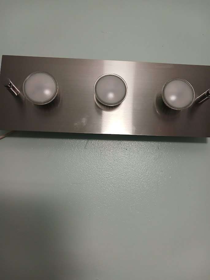 PLAFONNIER AVEC LAMPES LED