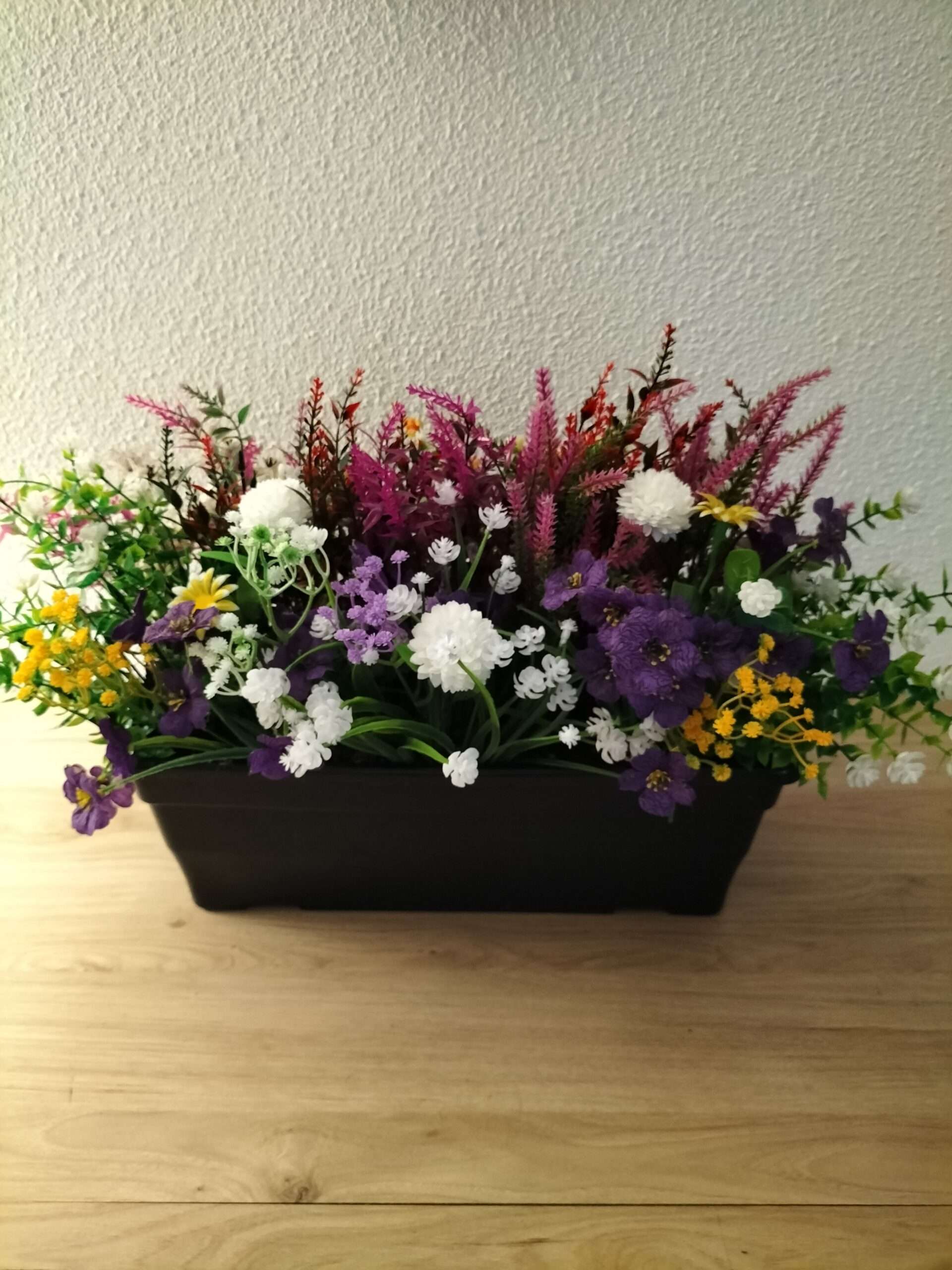 vend jardinière rectangle avec fleur artificielle neuf au choix a l'unité 17€