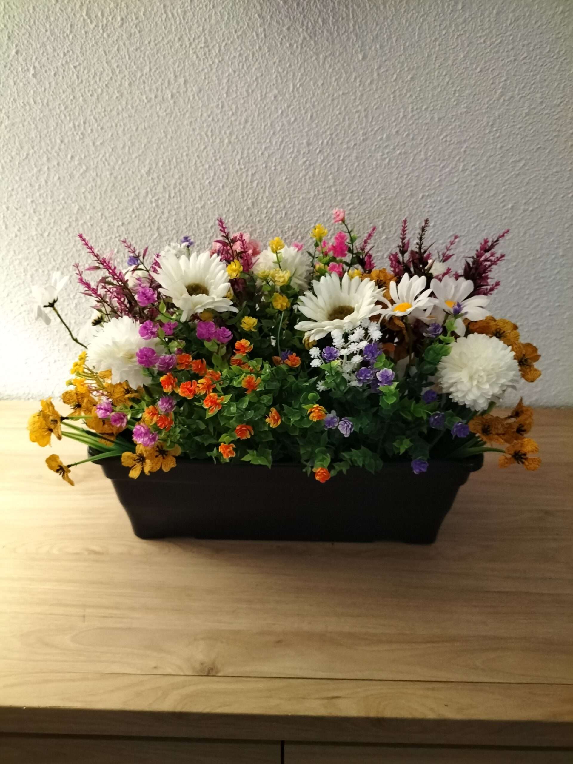 vend jardinière rectangle avec fleur artificielle neuf au choix a l'unité 17€