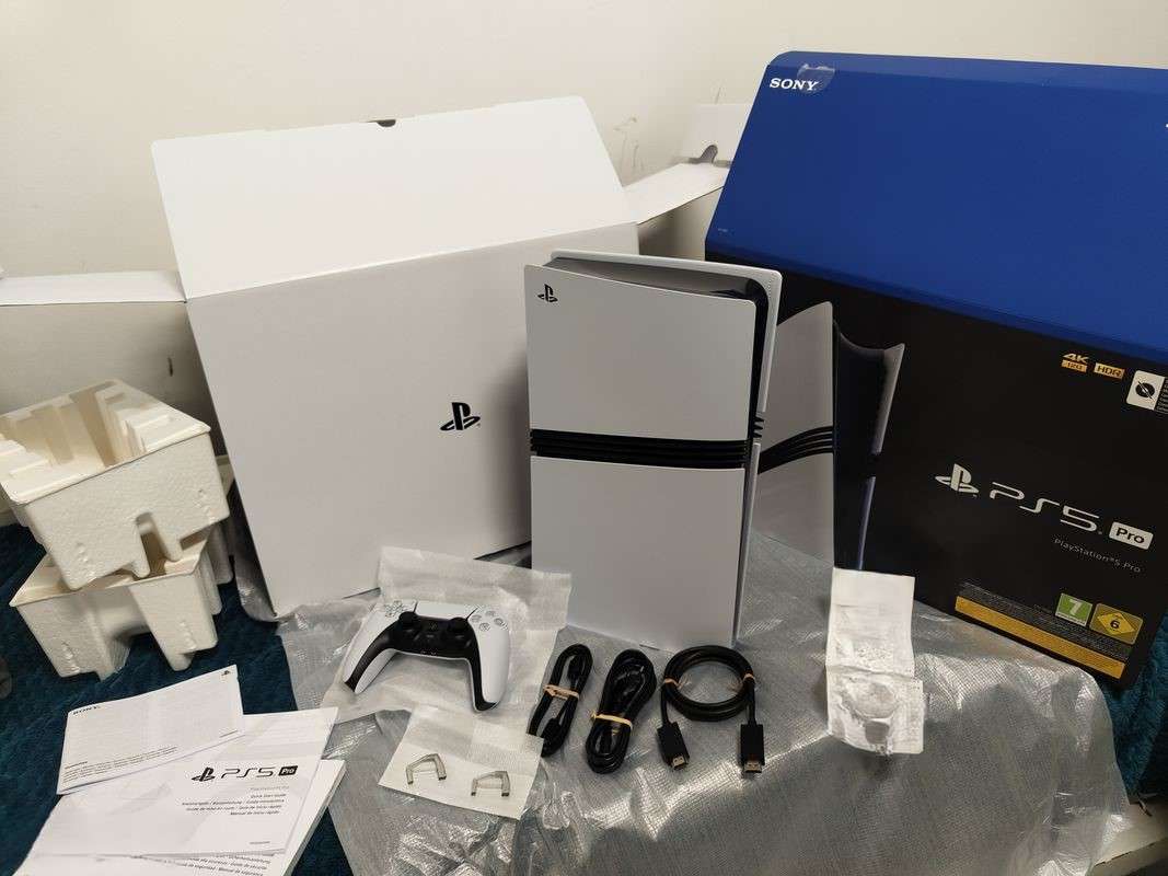 Sony PlayStation PS5 Pro, Sony PlayStation PS5 Slim, Nintendo Switch 2 et Microsoft Xbox Series X 2 To  consoles