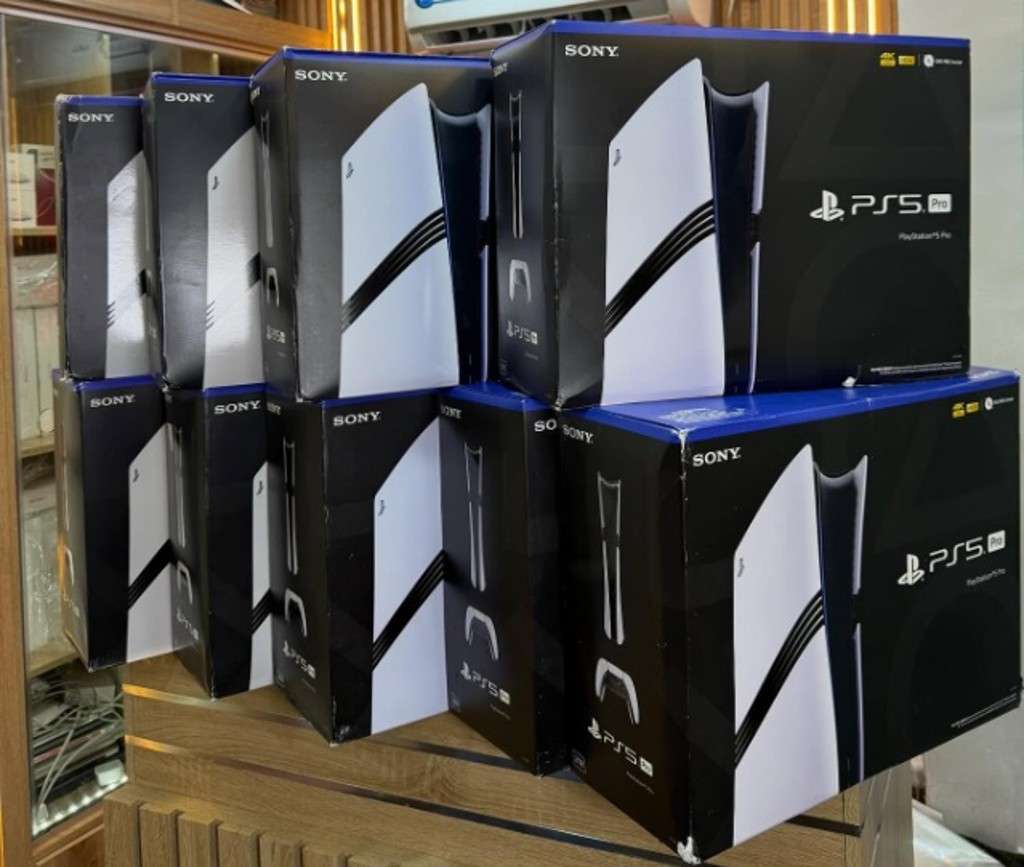 Sony PlayStation PS5 Pro, Sony PlayStation PS5 Slim, Nintendo Switch 2 et Microsoft Xbox Series X 2 To  consoles