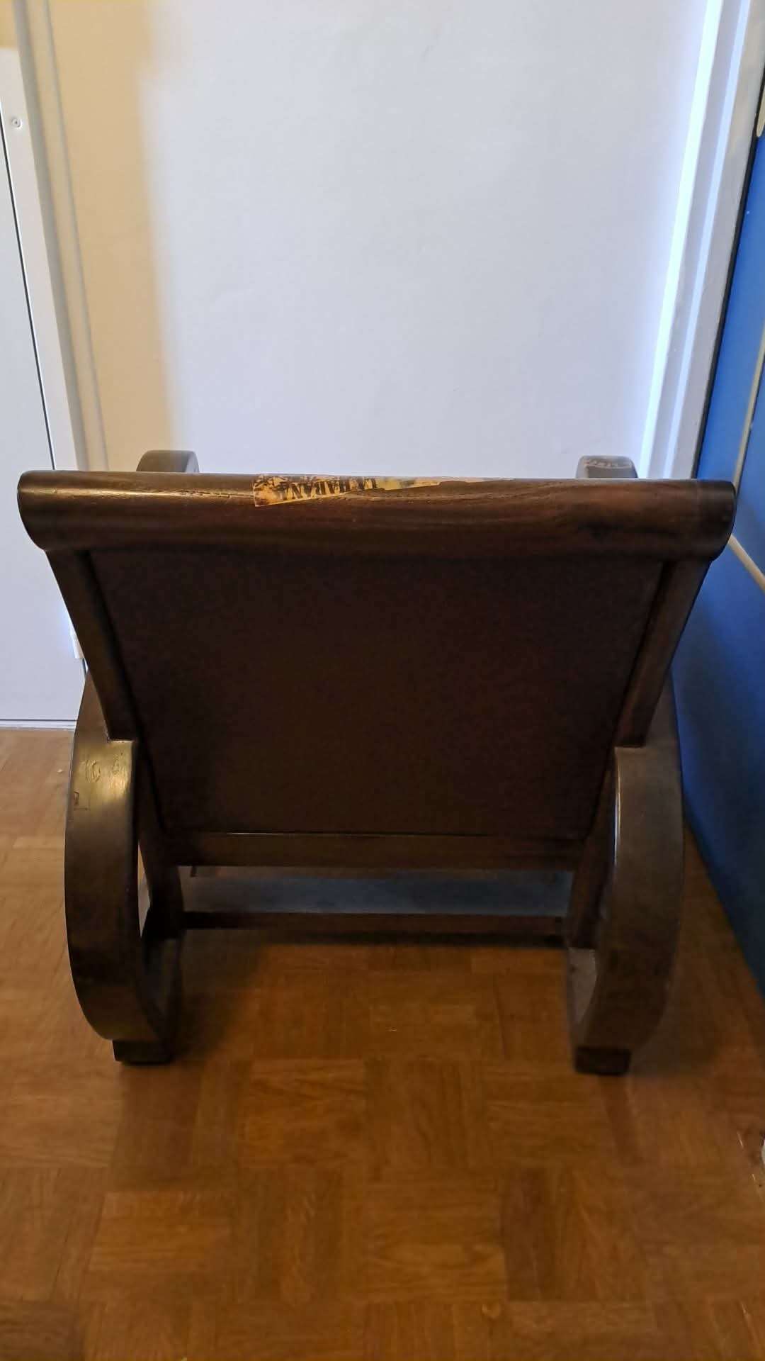 Fauteuil rétro en teck et cuir Cocktail Scandinave