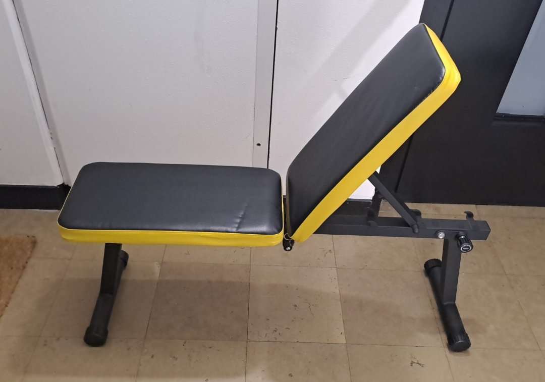 Banc de musculation (Neuf, Inclinable, Rangement Facile)