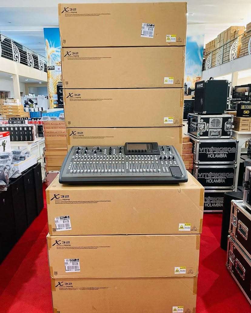 Behringer X32, Midas M32, Soundcraft Ui24R, Yamaha TF1, Yamaha MG16XU, patchbays, interfaces audio, Allen & Heath SQ,