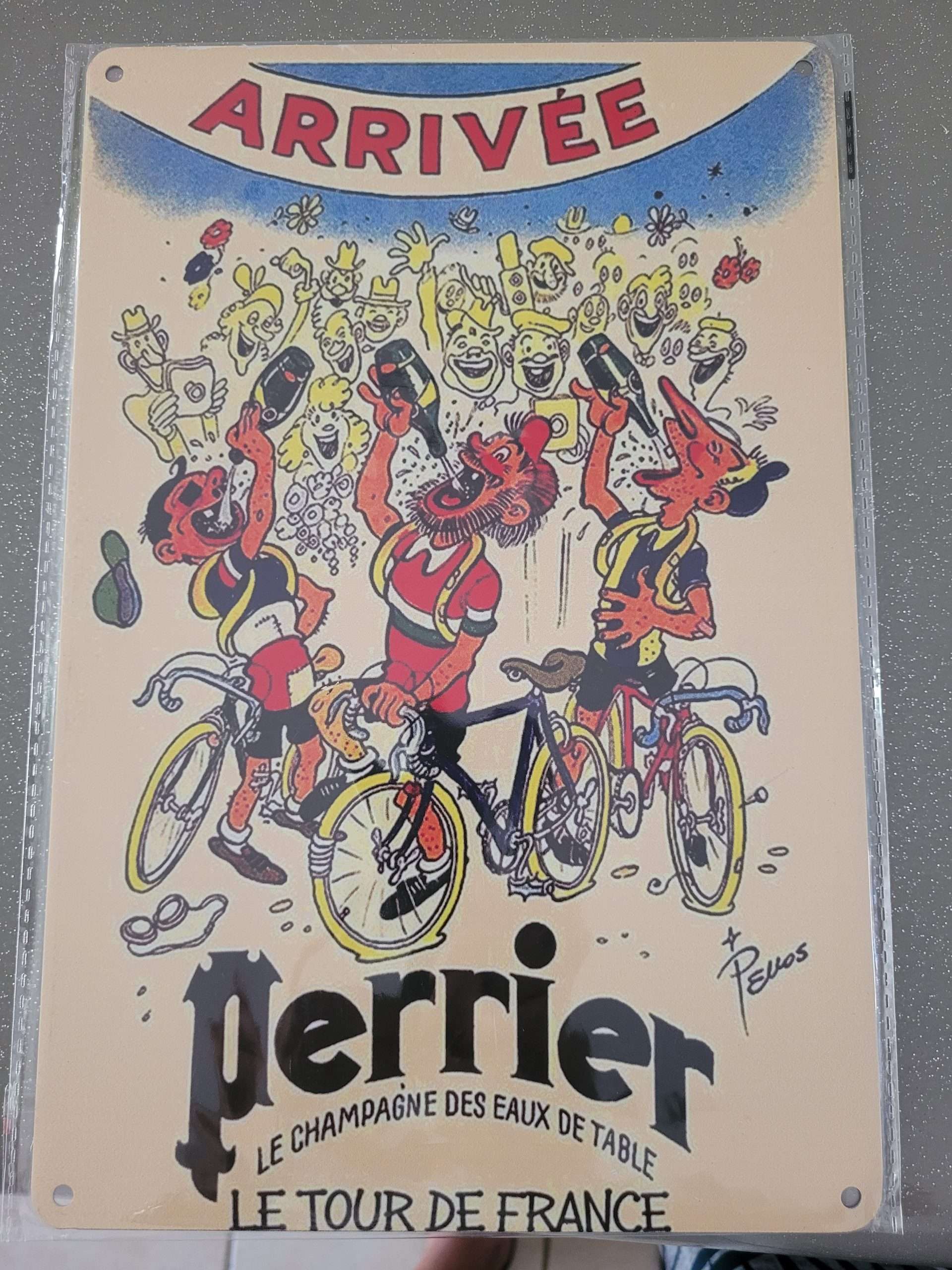 Plaque alu 30 cm x 20 cm de la boisson Perrier avec les pieds nickelés au tour de France